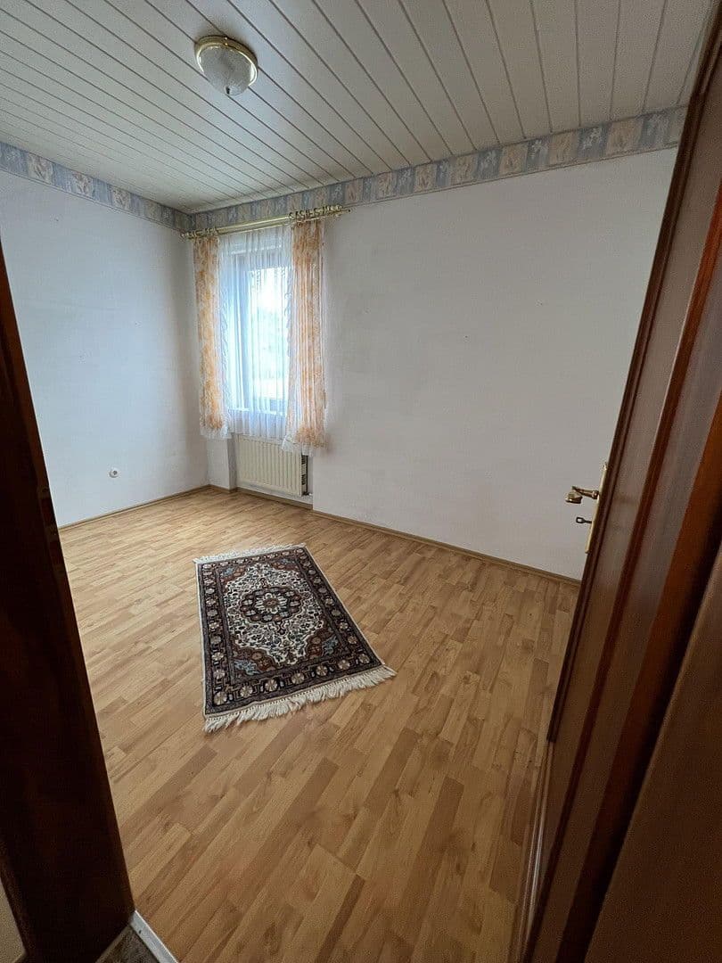 Predaj domu 107 m², pozemek 462 m², Pfarrstraße 17, Ernsgaden, Bavorsko Predaj domu 107 m², pozemek 462 m², Pfarrstraße 17, Ernsgaden, Bavorsko