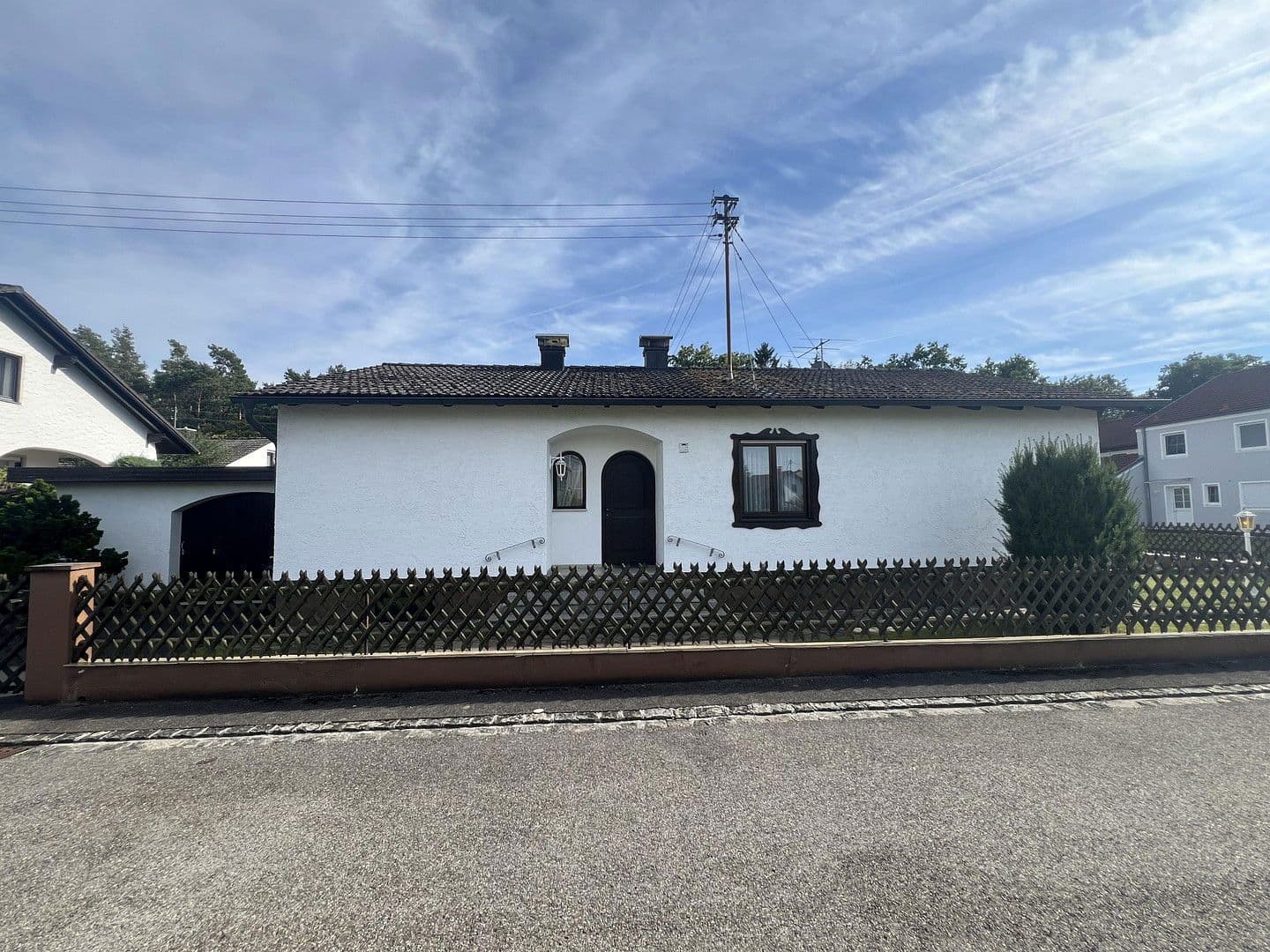 Predaj domu 107 m², pozemek 462 m², Pfarrstraße 17, Ernsgaden, Bavorsko Predaj domu 107 m², pozemek 462 m², Pfarrstraße 17, Ernsgaden, Bavorsko