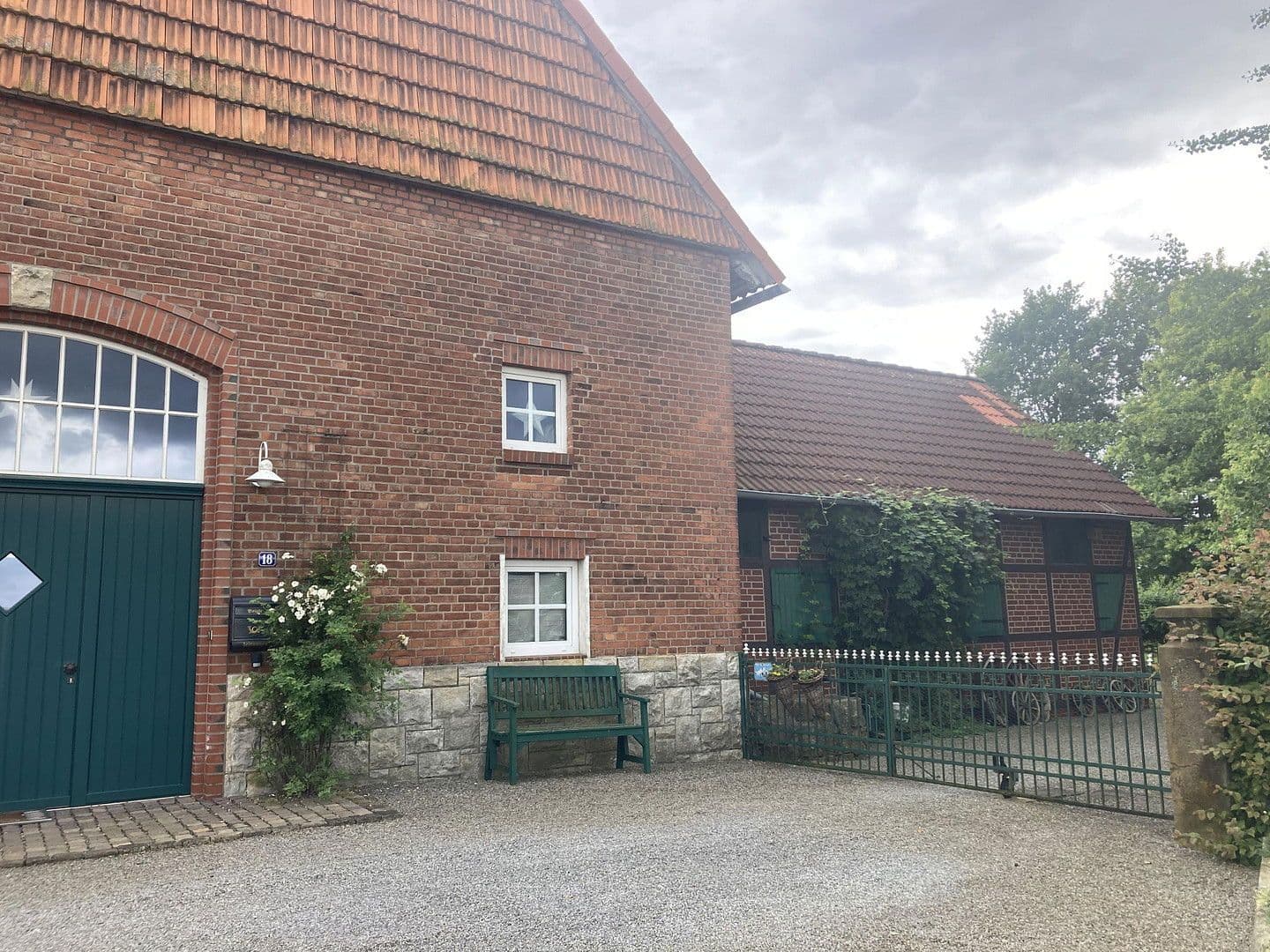 Predaj domu 180 m², pozemek 2.889 m², Nienstädt, Dolné Sasko Predaj domu 180 m², pozemek 2.889 m², Nienstädt, Dolné Sasko