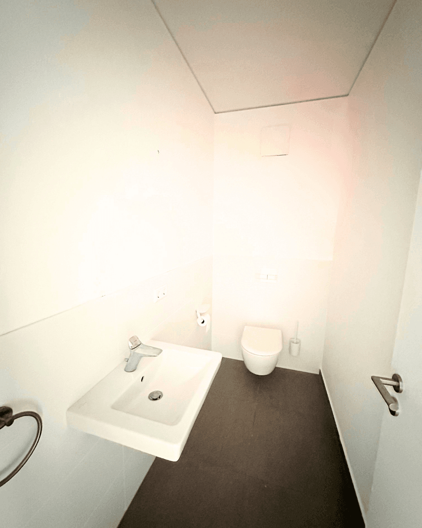 Prenájom bytu 5-izbový 198 m², Krachtstr. 8, Berlin, Berlín Prenájom bytu 5-izbový 198 m², Krachtstr. 8, Berlin, Berlín