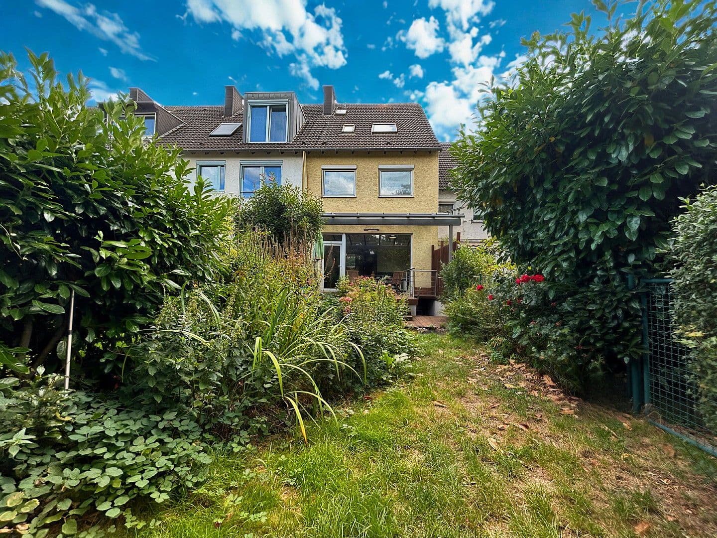 Predaj domu 127 m², pozemek 266 m², Köln, Severné Porýnie - Westfálsko Predaj domu 127 m², pozemek 266 m², Köln, Severné Porýnie - Westfálsko