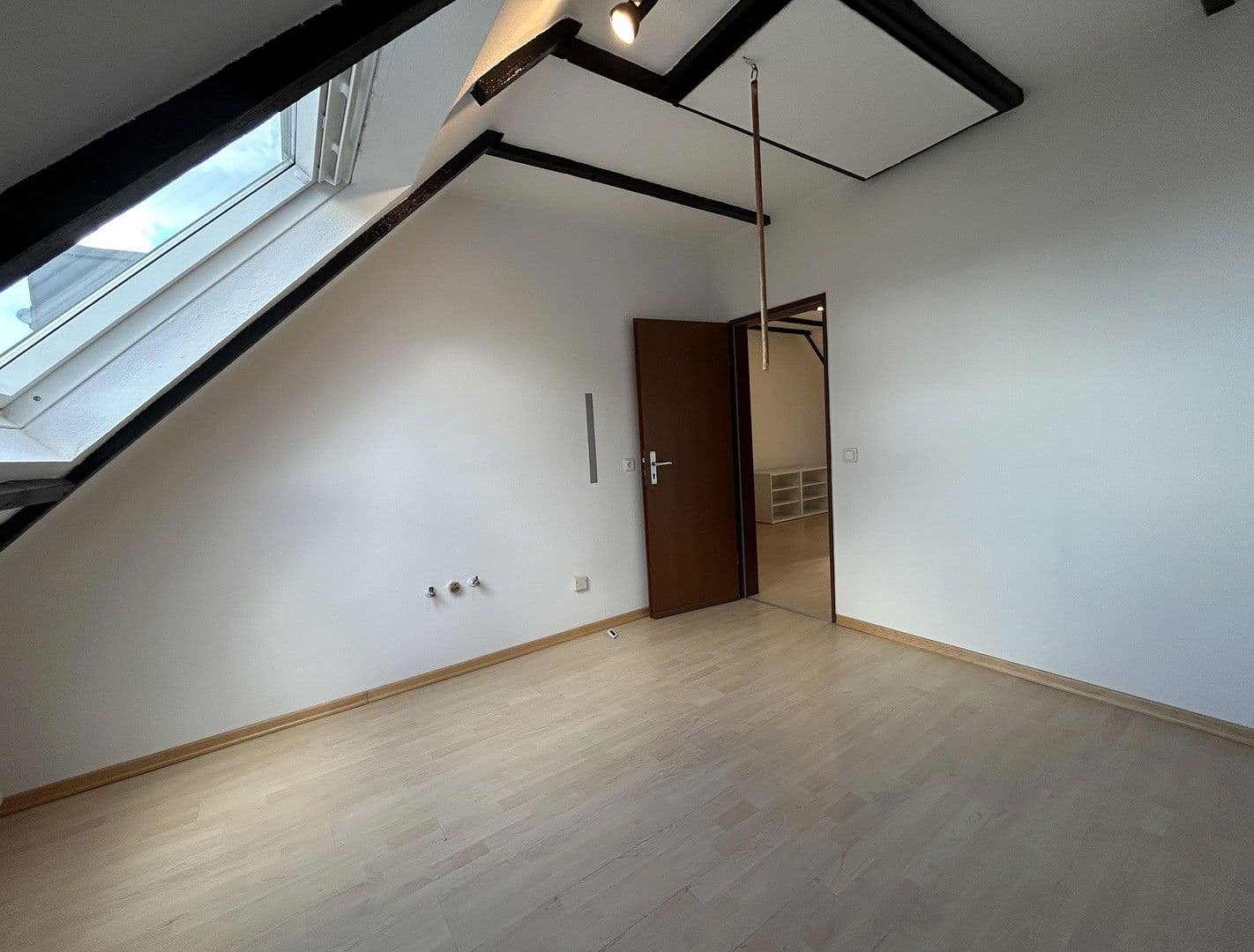 Predaj domu 127 m², pozemek 266 m², Köln, Severné Porýnie - Westfálsko Predaj domu 127 m², pozemek 266 m², Köln, Severné Porýnie - Westfálsko