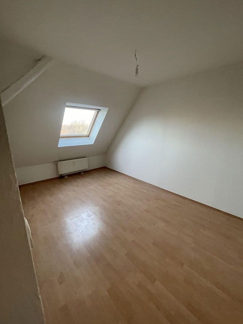 Prenájom bytu 3-izbový 80 m², Bismarckstraße 264, Gelsenkirchen, Severné Porýnie - Westfálsko Prenájom bytu 3-izbový 80 m², Bismarckstraße 264, Gelsenkirchen, Severné Porýnie - Westfálsko