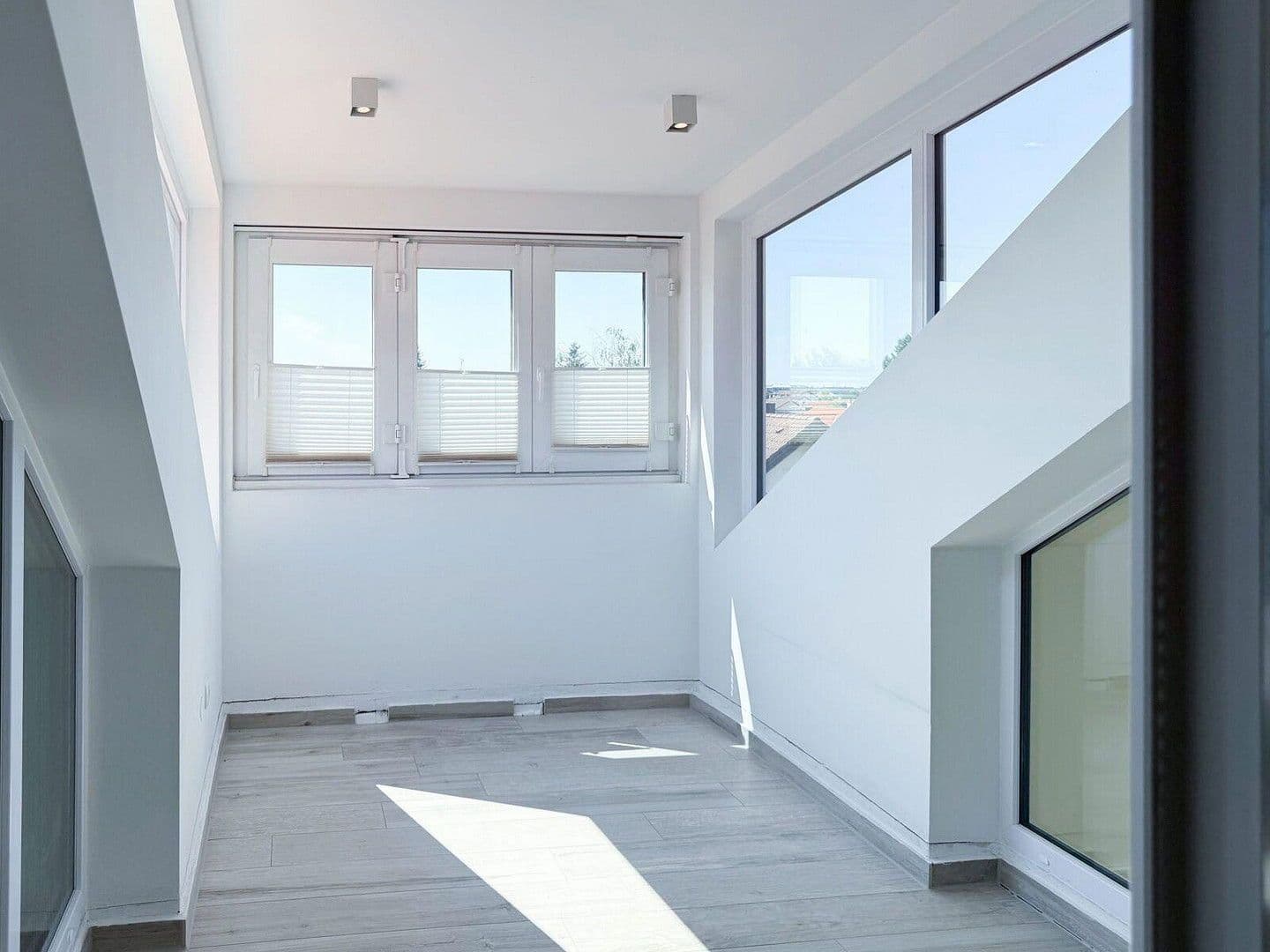 Predaj bytu 4-izbový 86 m², Höhenkirchen-Siegertsbrunn, Bavorsko Predaj bytu 4-izbový 86 m², Höhenkirchen-Siegertsbrunn, Bavorsko