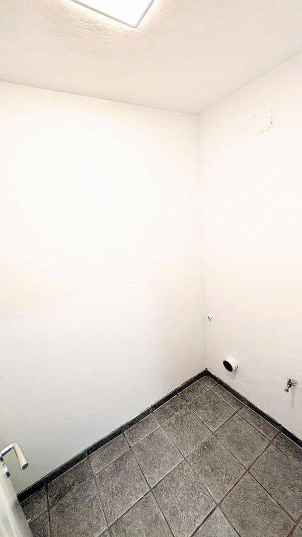 Prenájom bytu 4-izbový 107 m², Berlinerstrasse 36, Landstuhl, Porýnie-Falcko Prenájom bytu 4-izbový 107 m², Berlinerstrasse 36, Landstuhl, Porýnie-Falcko