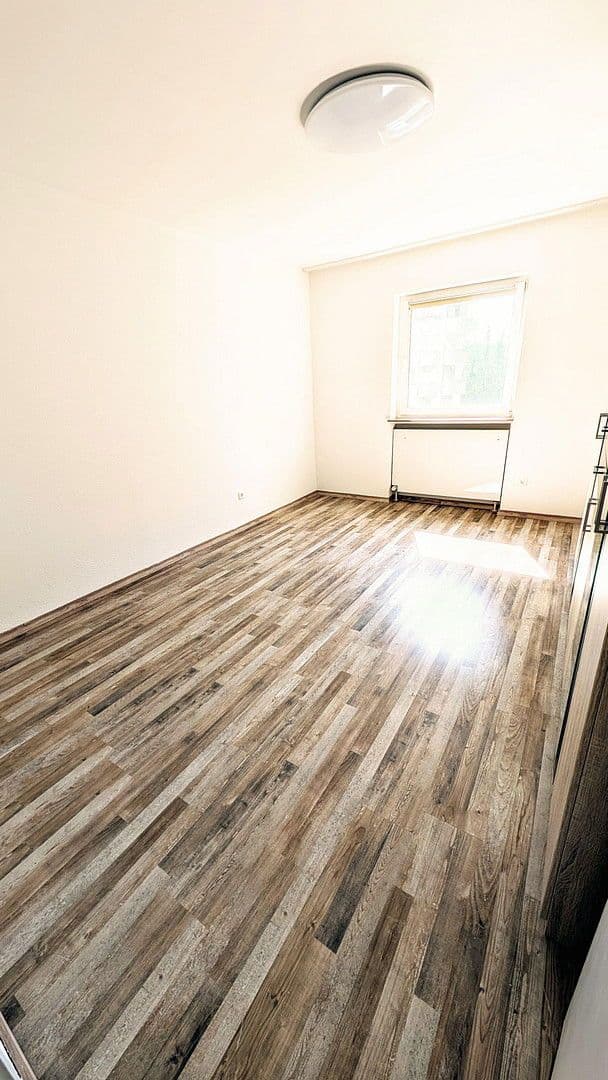 Prenájom bytu 4-izbový 107 m², Berlinerstrasse 36, Landstuhl, Porýnie-Falcko Prenájom bytu 4-izbový 107 m², Berlinerstrasse 36, Landstuhl, Porýnie-Falcko