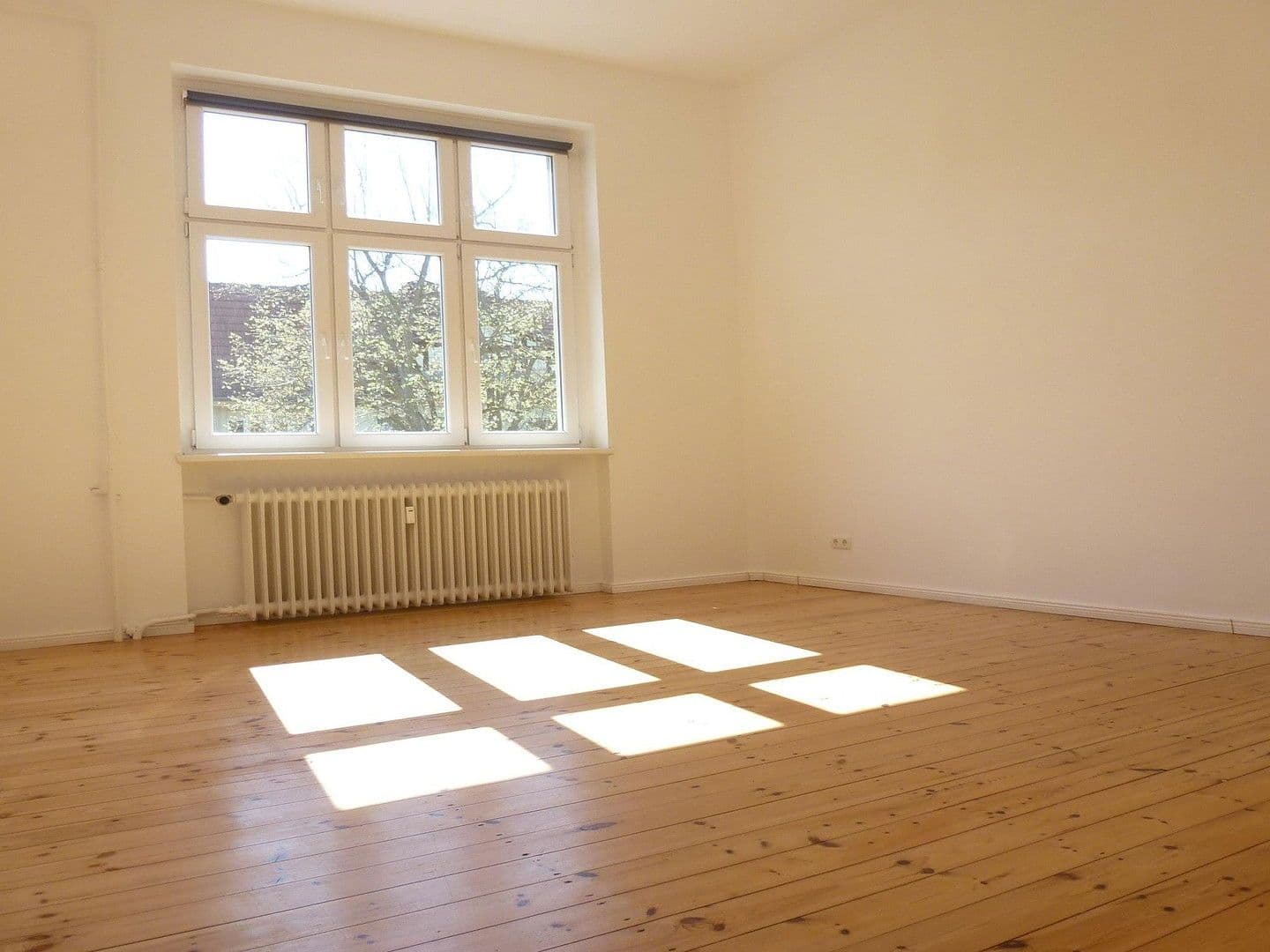 Predaj bytu 3-izbový 86 m², Berlin, Berlín Predaj bytu 3-izbový 86 m², Berlin, Berlín