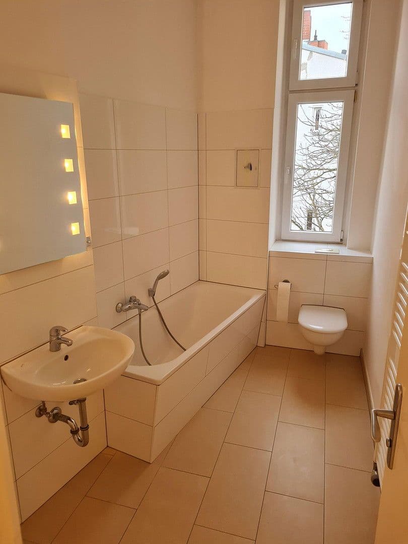 Predaj bytu 3-izbový 86 m², Berlin, Berlín Predaj bytu 3-izbový 86 m², Berlin, Berlín