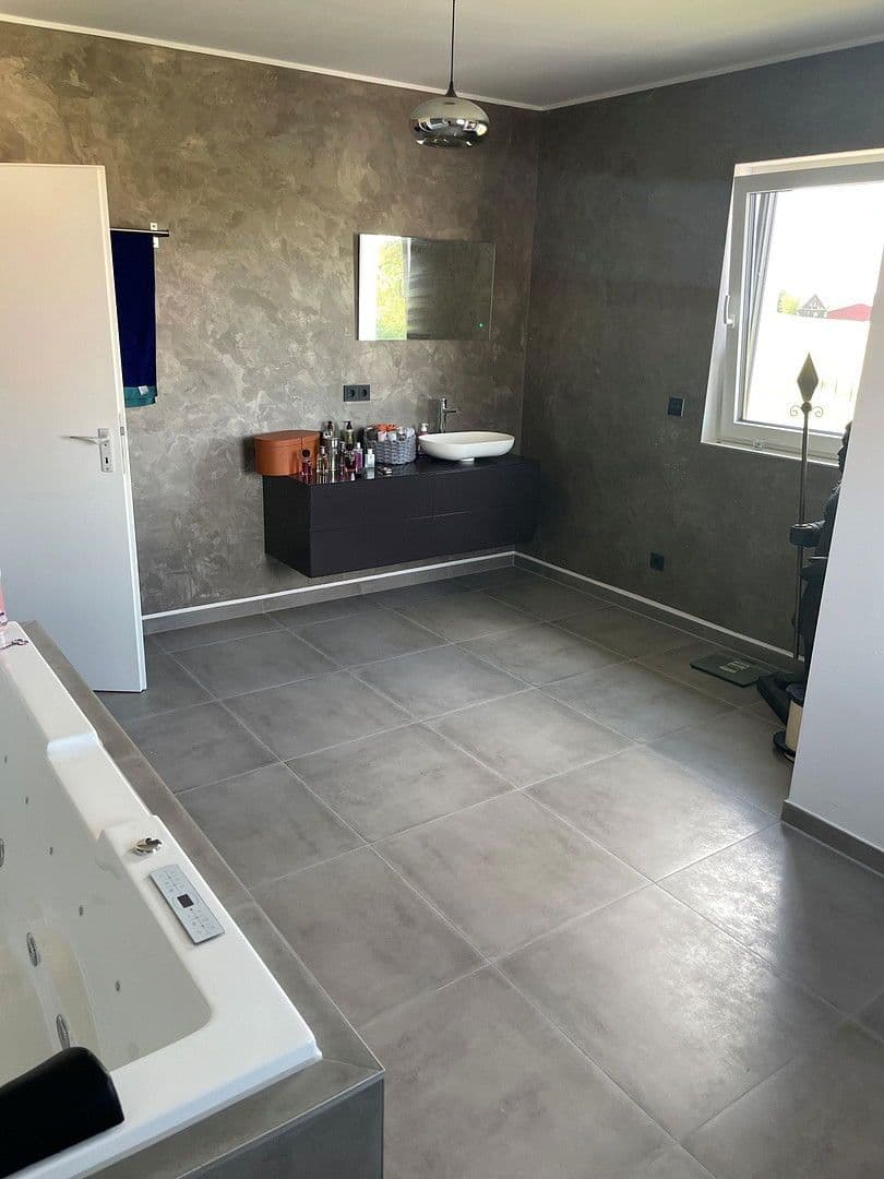 Predaj domu 160 m², pozemek 806 m², Scheppauer Weg 15, Königslutter am Elm, Dolné Sasko Predaj domu 160 m², pozemek 806 m², Scheppauer Weg 15, Königslutter am Elm, Dolné Sasko