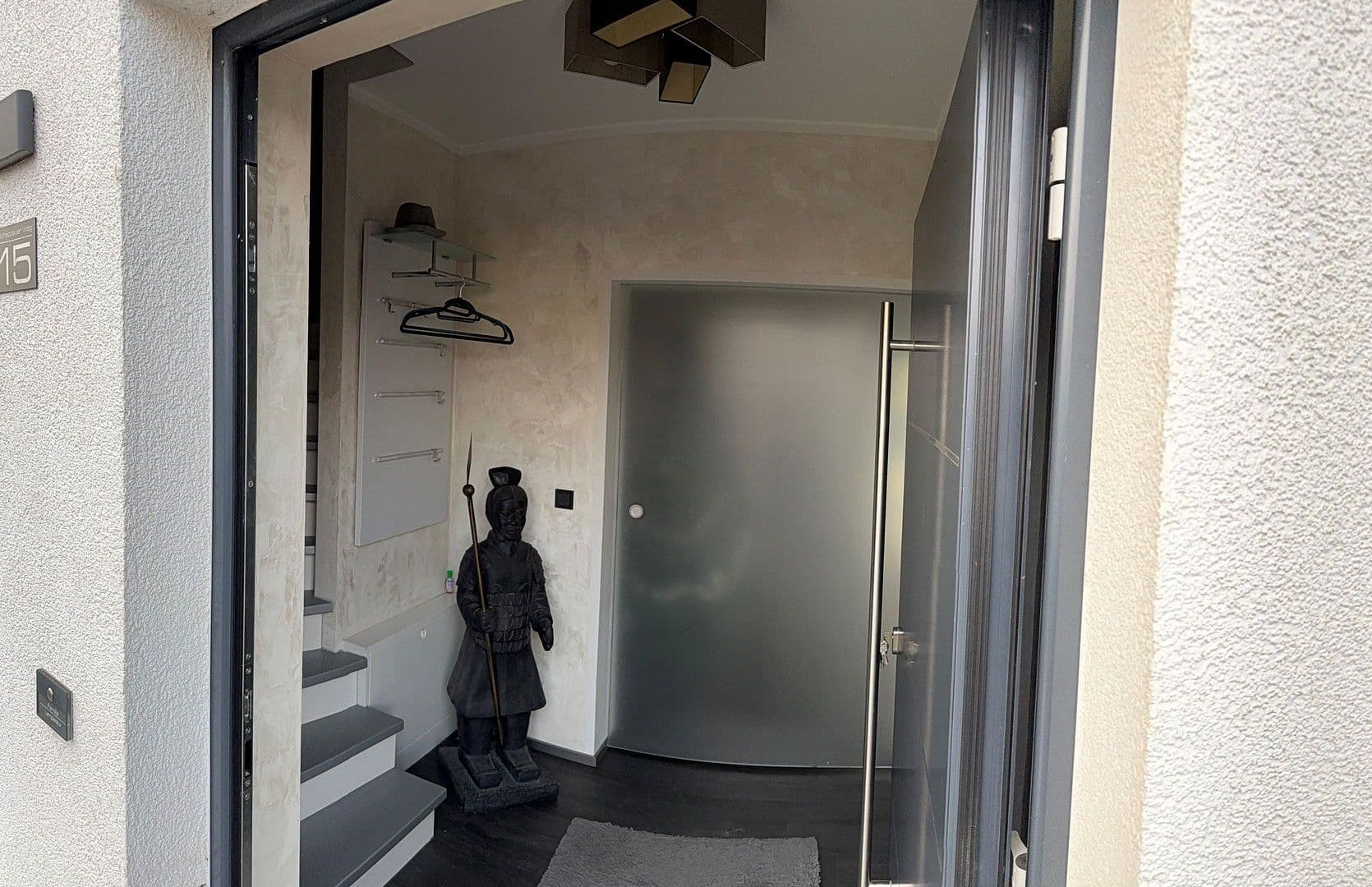 Predaj domu 160 m², pozemek 806 m², Scheppauer Weg 15, Königslutter am Elm, Dolné Sasko Predaj domu 160 m², pozemek 806 m², Scheppauer Weg 15, Königslutter am Elm, Dolné Sasko