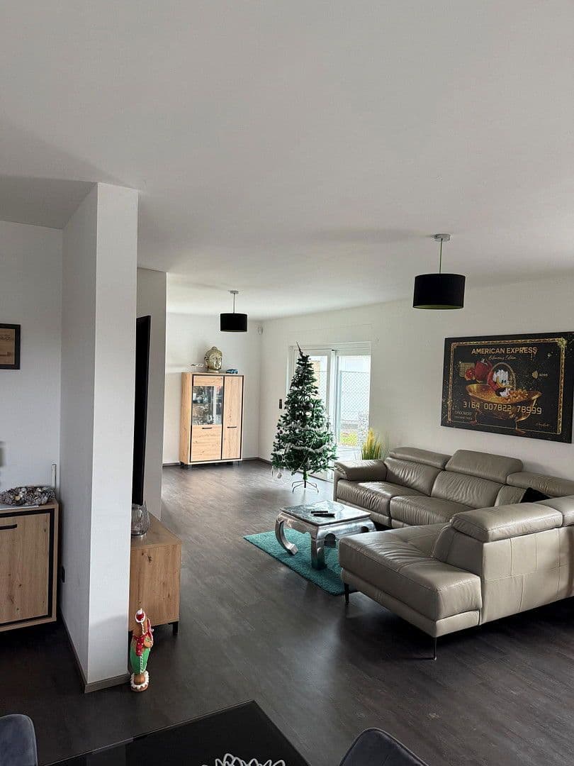 Predaj domu 160 m², pozemek 806 m², Scheppauer Weg 15, Königslutter am Elm, Dolné Sasko Predaj domu 160 m², pozemek 806 m², Scheppauer Weg 15, Königslutter am Elm, Dolné Sasko