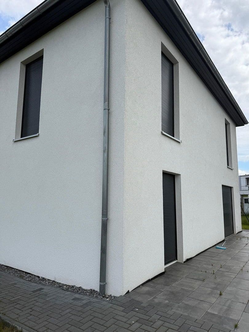 Predaj domu 160 m², pozemek 806 m², Scheppauer Weg 15, Königslutter am Elm, Dolné Sasko Predaj domu 160 m², pozemek 806 m², Scheppauer Weg 15, Königslutter am Elm, Dolné Sasko