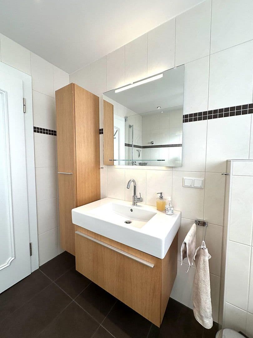 Predaj domu 300 m², pozemek 688 m², Wiesenstraße, Offenbach am Main, Hesensko Predaj domu 300 m², pozemek 688 m², Wiesenstraße, Offenbach am Main, Hesensko