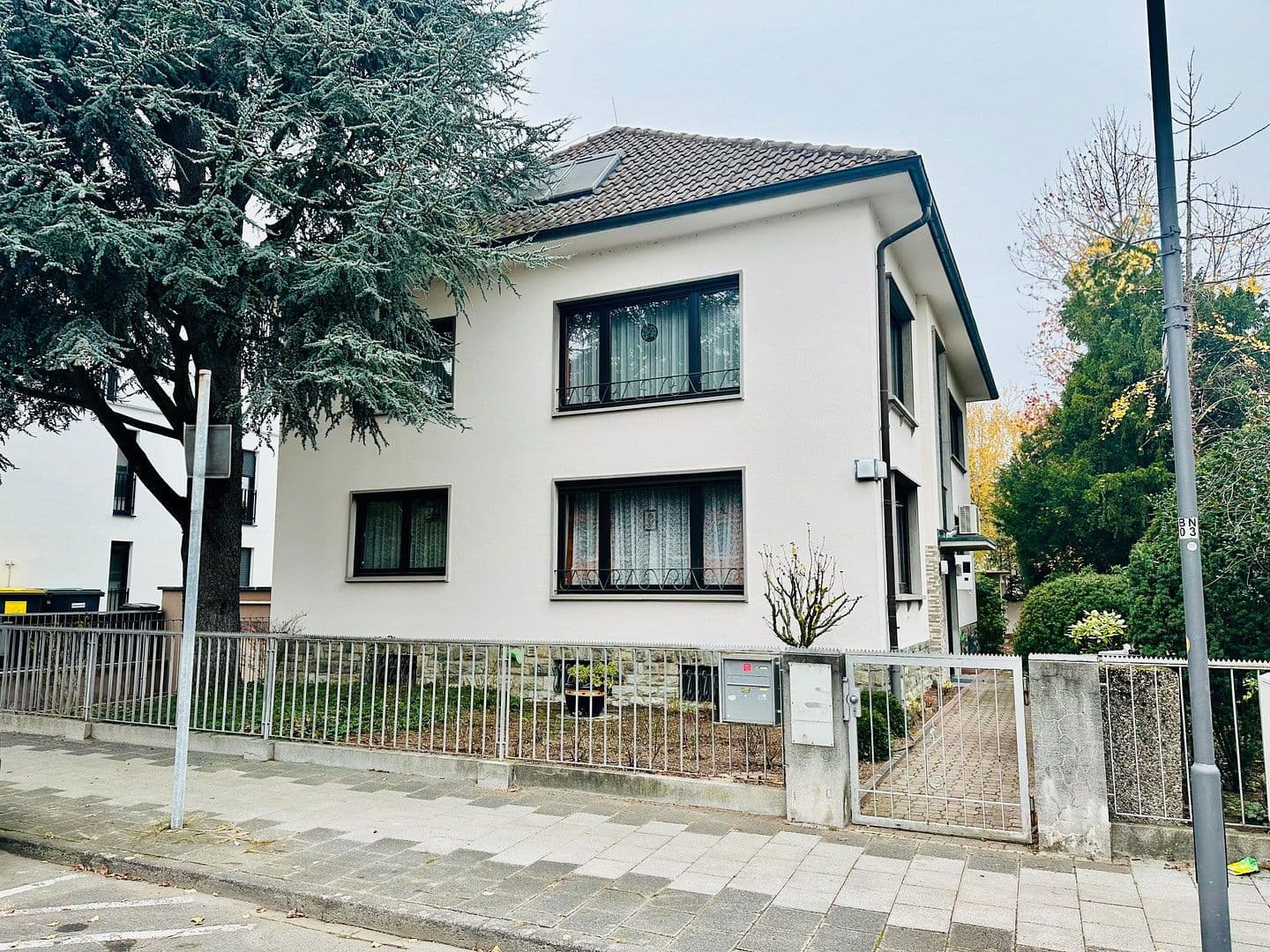 Predaj domu 300 m², pozemek 688 m², Wiesenstraße, Offenbach am Main, Hesensko Predaj domu 300 m², pozemek 688 m², Wiesenstraße, Offenbach am Main, Hesensko