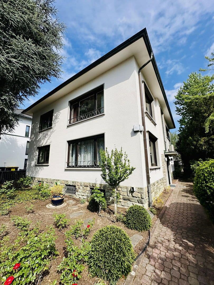 Predaj domu 300 m², pozemek 688 m², Wiesenstraße, Offenbach am Main, Hesensko Predaj domu 300 m², pozemek 688 m², Wiesenstraße, Offenbach am Main, Hesensko