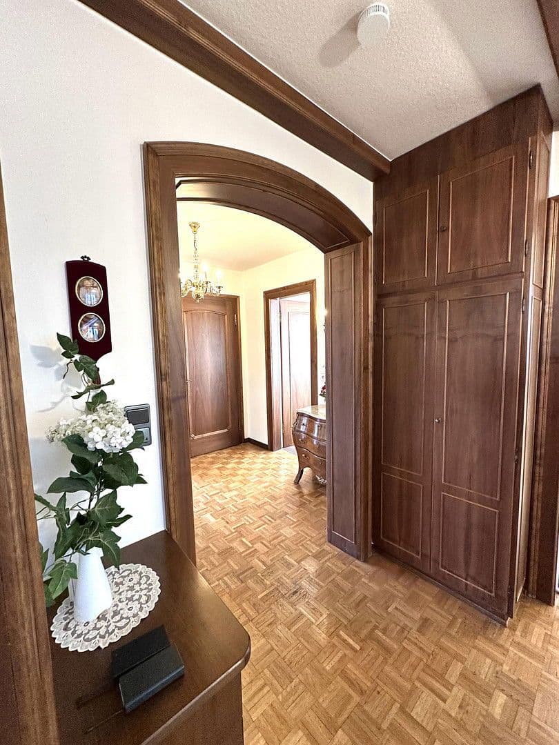 Predaj domu 300 m², pozemek 688 m², Wiesenstraße, Offenbach am Main, Hesensko Predaj domu 300 m², pozemek 688 m², Wiesenstraße, Offenbach am Main, Hesensko