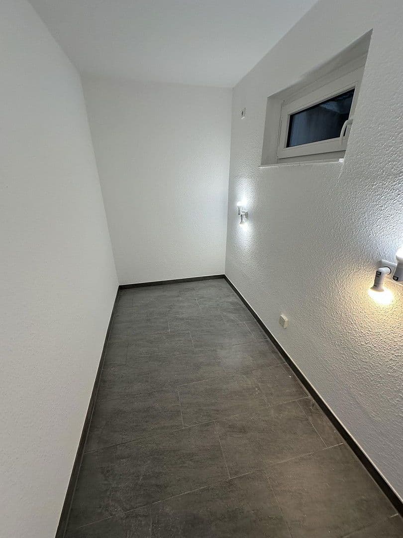 Prenájom bytu 1-izbový 45 m², Fliederweg 24, Zellingen, Bavorsko Prenájom bytu 1-izbový 45 m², Fliederweg 24, Zellingen, Bavorsko