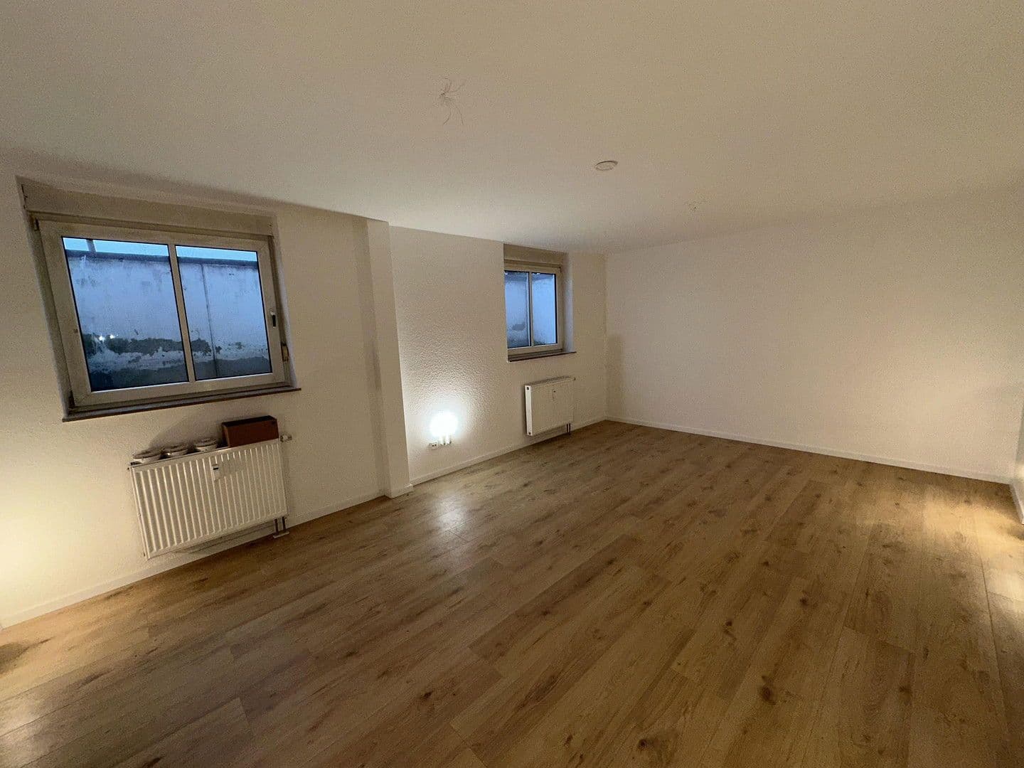 Prenájom bytu 1-izbový 45 m², Fliederweg 24, Zellingen, Bavorsko Prenájom bytu 1-izbový 45 m², Fliederweg 24, Zellingen, Bavorsko