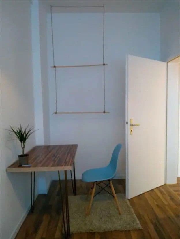 Prenájom bytu 2-izbový 45 m², Uhlandstrasse 17, Leipzig, Sasko Prenájom bytu 2-izbový 45 m², Uhlandstrasse 17, Leipzig, Sasko