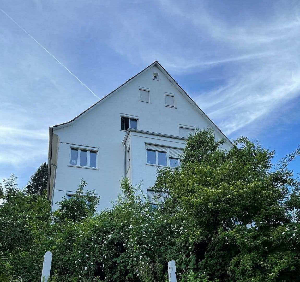 Prenájom bytu 4-izbový 100 m², Stuttgart, Bádensko-Wurttembersko Prenájom bytu 4-izbový 100 m², Stuttgart, Bádensko-Wurttembersko