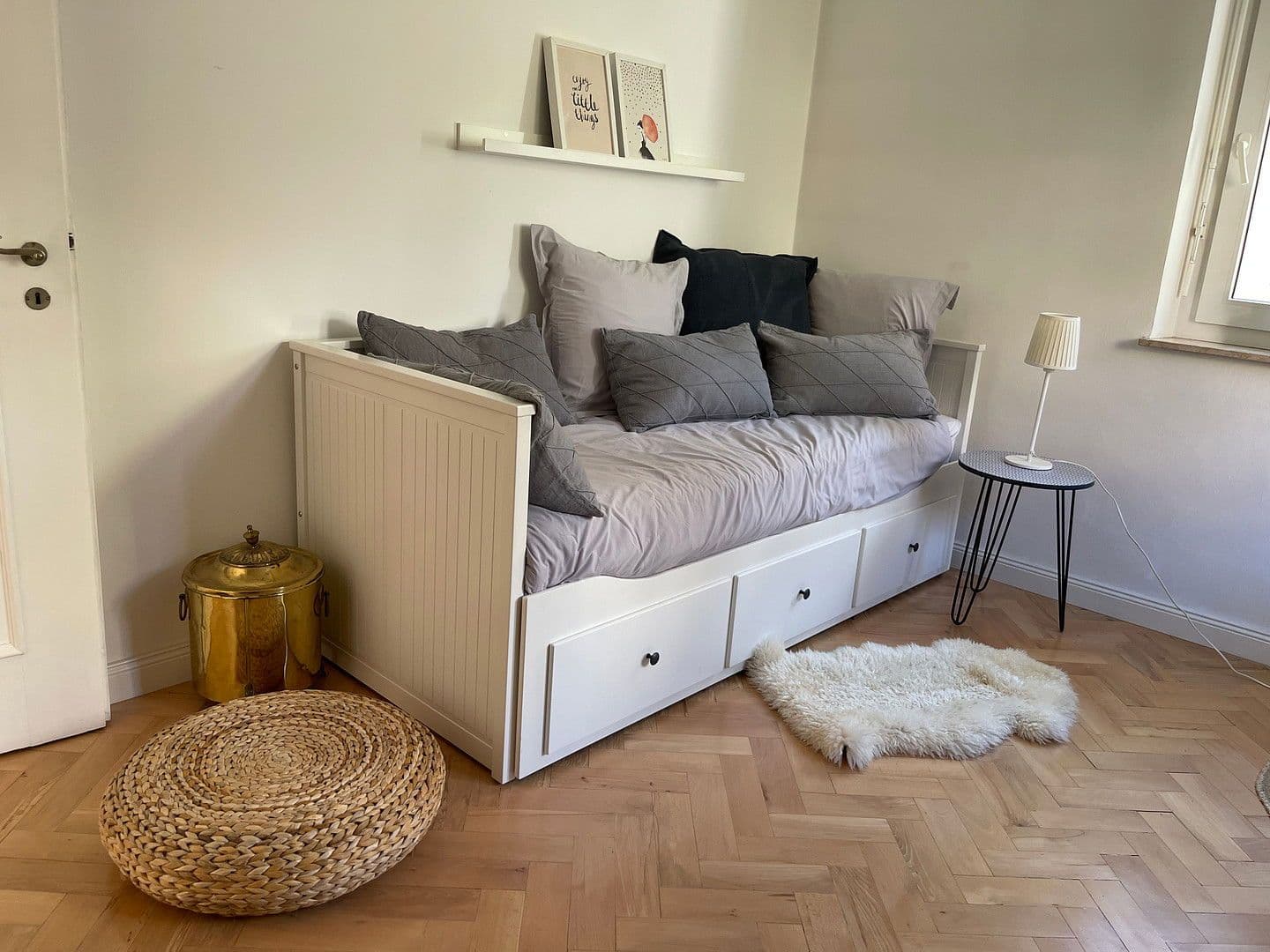 Prenájom bytu 4-izbový 100 m², Stuttgart, Bádensko-Wurttembersko Prenájom bytu 4-izbový 100 m², Stuttgart, Bádensko-Wurttembersko