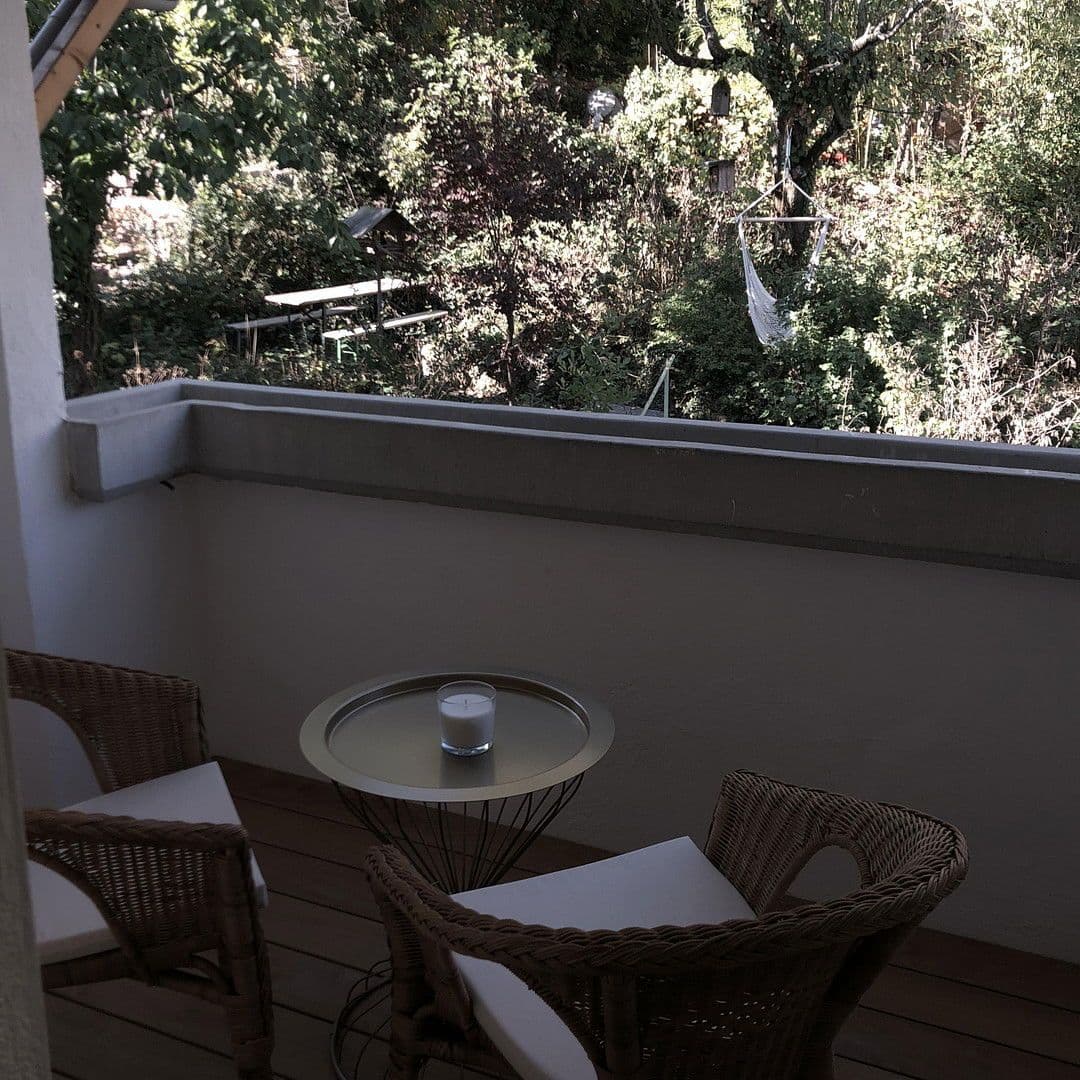 Prenájom bytu 4-izbový 100 m², Stuttgart, Bádensko-Wurttembersko Prenájom bytu 4-izbový 100 m², Stuttgart, Bádensko-Wurttembersko