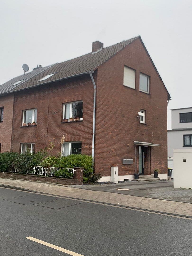 Prenájom bytu 2-izbový 63 m², Schulstr. 124, Duisburg, Severné Porýnie - Westfálsko Prenájom bytu 2-izbový 63 m², Schulstr. 124, Duisburg, Severné Porýnie - Westfálsko