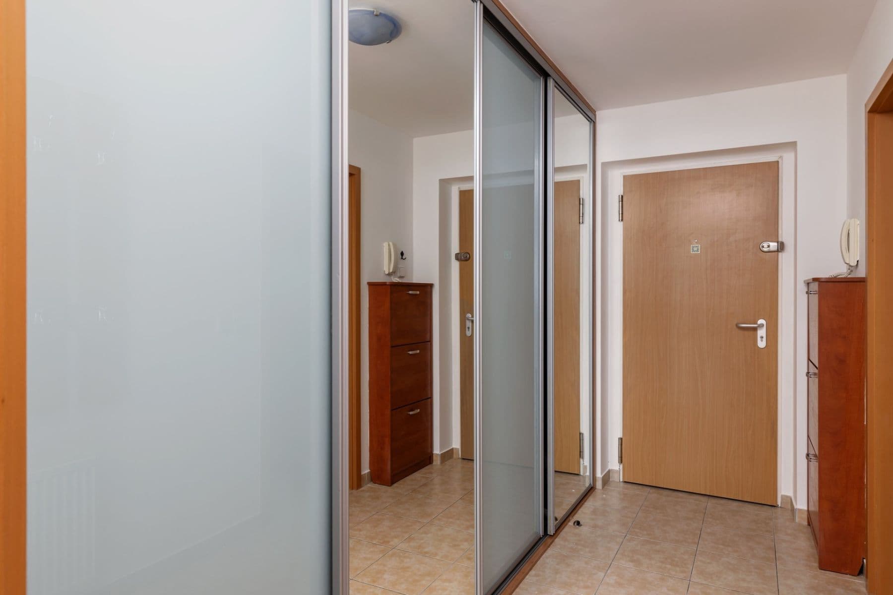 Prenájom bytu 1-izbový 39 m², Jemnická, Praha, Praha Prenájom bytu 1-izbový 39 m², Jemnická, Praha, Praha