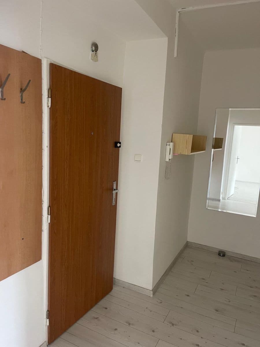 Predaj bytu 1-izbový 38 m², Kosmonautů, Karviná, Moravskoslezský kraj Predaj bytu 1-izbový 38 m², Kosmonautů, Karviná, Moravskoslezský kraj