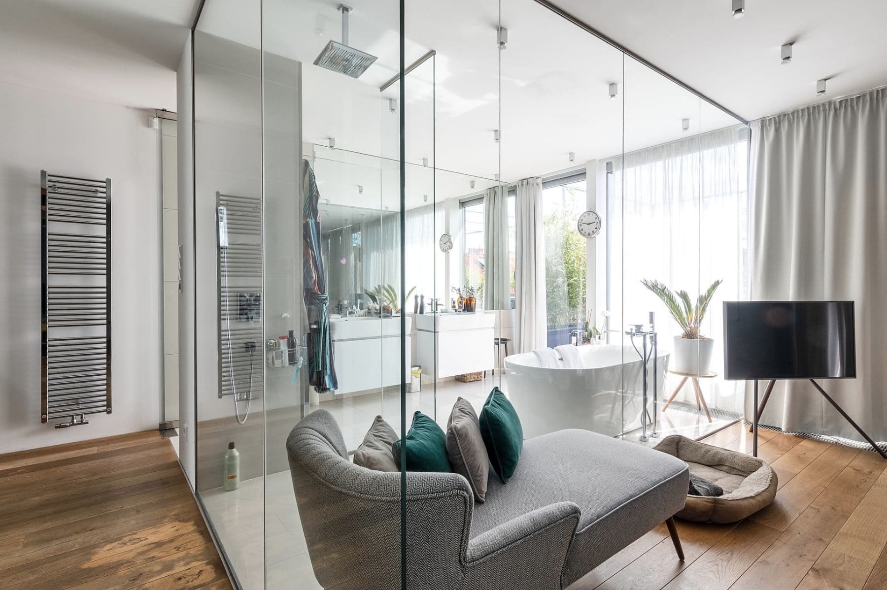 Prenájom bytu 4-izbový 454 m², Laubova, Praha, Praha Prenájom bytu 4-izbový 454 m², Laubova, Praha, Praha