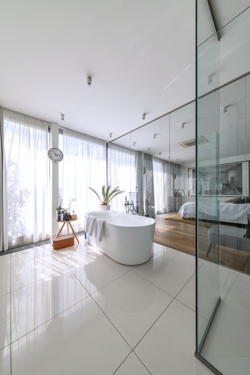 Prenájom bytu 4-izbový 454 m², Laubova, Praha, Praha Prenájom bytu 4-izbový 454 m², Laubova, Praha, Praha