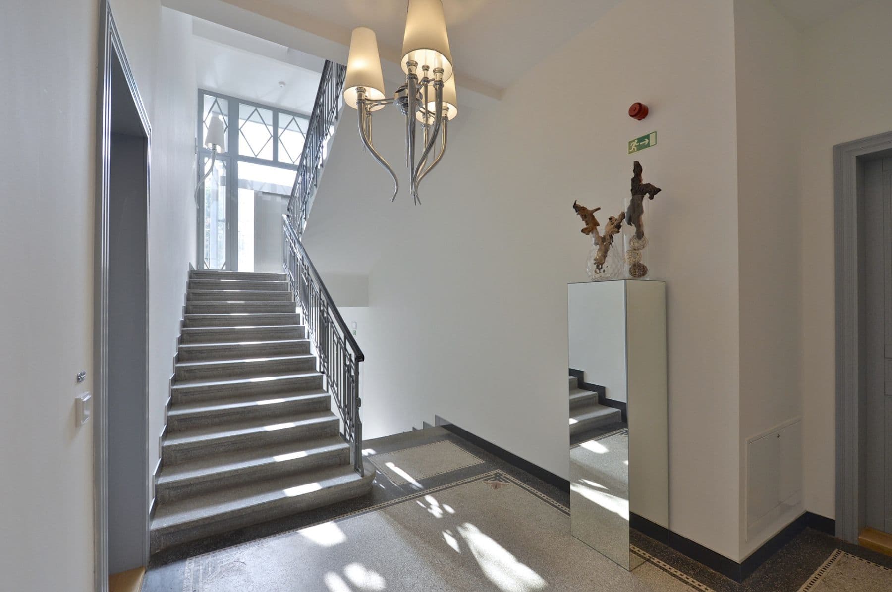 Prenájom bytu 4-izbový 454 m², Laubova, Praha, Praha Prenájom bytu 4-izbový 454 m², Laubova, Praha, Praha