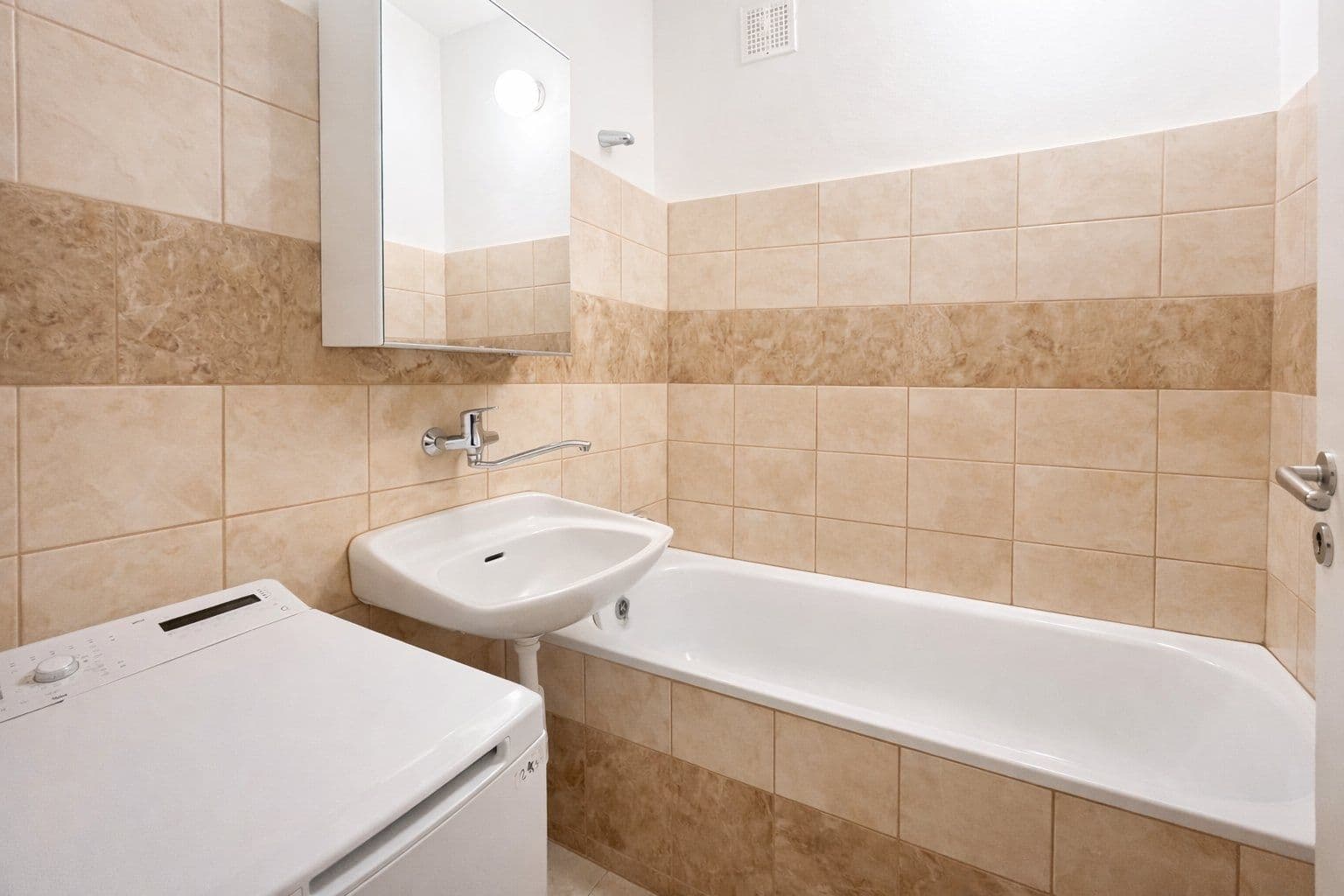 Prenájom bytu 2-izbový 50 m², třída Osvobození, Příbram, Středočeský kraj Prenájom bytu 2-izbový 50 m², třída Osvobození, Příbram, Středočeský kraj