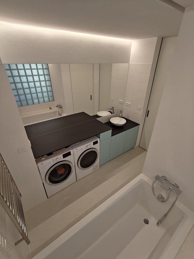 Prenájom bytu 3-izbový 73 m², Jakutská, Praha, Praha Prenájom bytu 3-izbový 73 m², Jakutská, Praha, Praha