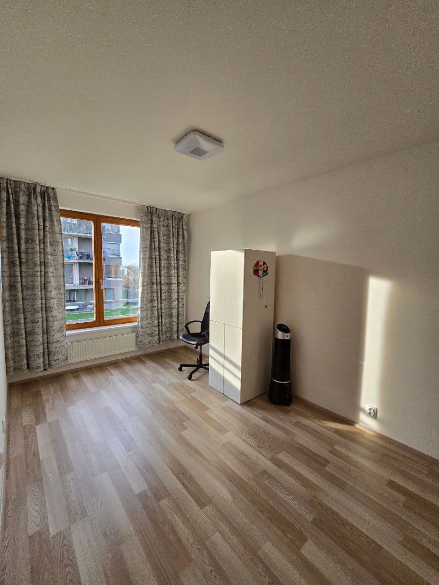 Prenájom bytu 3-izbový 86 m², Modrého, Praha, Praha Prenájom bytu 3-izbový 86 m², Modrého, Praha, Praha