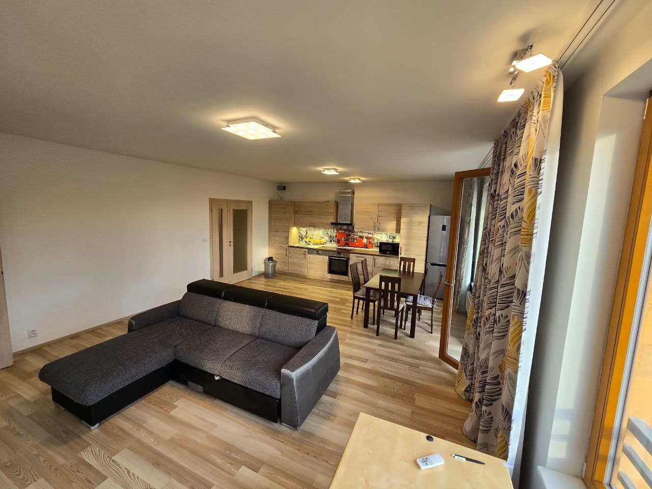 Prenájom bytu 3-izbový 86 m², Modrého, Praha, Praha Prenájom bytu 3-izbový 86 m², Modrého, Praha, Praha