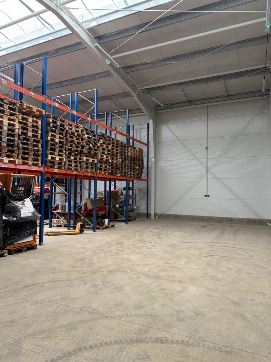 Prenájom nebytového priestoru 800 m², 3322, Jiřice, Středočeský kraj Prenájom nebytového priestoru 800 m², 3322, Jiřice, Středočeský kraj