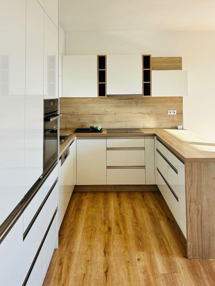 Prenájom bytu 3-izbový 81 m², České Vrbné, České Budějovice, Jihočeský kraj Prenájom bytu 3-izbový 81 m², České Vrbné, České Budějovice, Jihočeský kraj