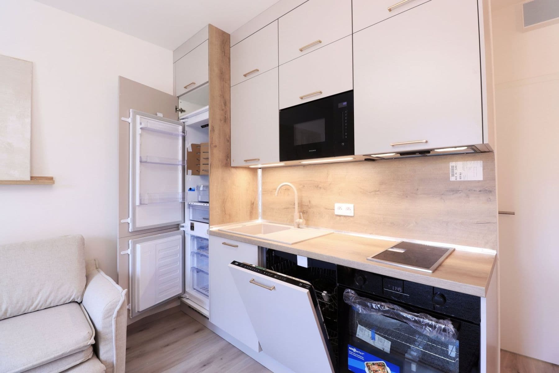 Prenájom bytu 1-izbový 22 m², V Kněžívce, Tuchoměřice, Středočeský kraj Prenájom bytu 1-izbový 22 m², V Kněžívce, Tuchoměřice, Středočeský kraj