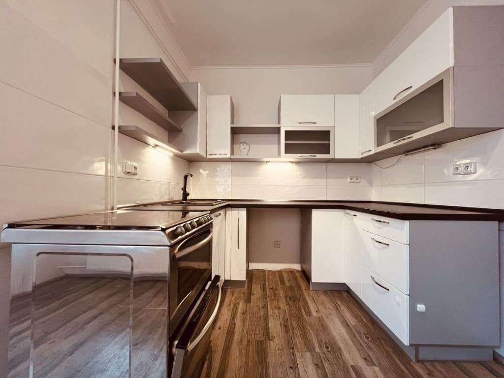 Predaj bytu 1-izbový 40 m², Garážní, Ostrava, Moravskoslezský kraj Predaj bytu 1-izbový 40 m², Garážní, Ostrava, Moravskoslezský kraj