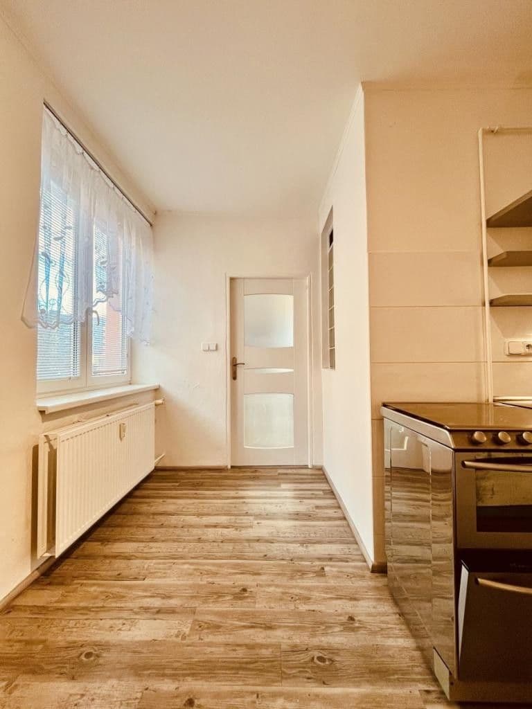 Predaj bytu 1-izbový 40 m², Garážní, Ostrava, Moravskoslezský kraj Predaj bytu 1-izbový 40 m², Garážní, Ostrava, Moravskoslezský kraj