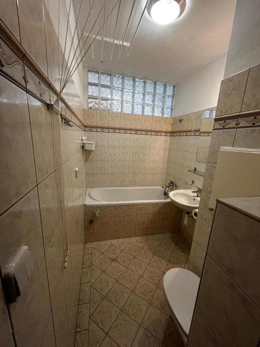 Prenájom bytu 3-izbový 74 m², Družba, Brumov-Bylnice, Zlínský kraj Prenájom bytu 3-izbový 74 m², Družba, Brumov-Bylnice, Zlínský kraj