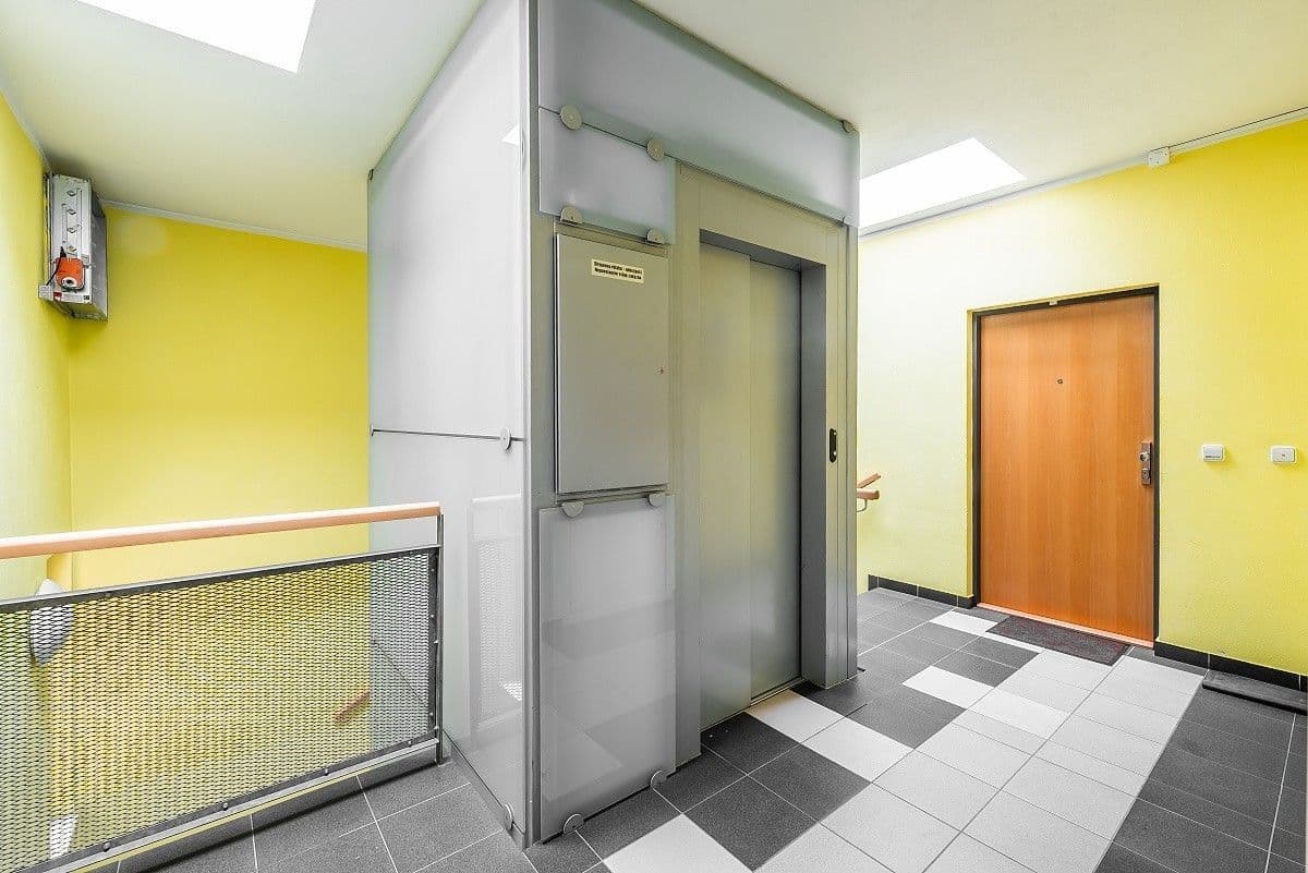 Prenájom bytu 1-izbový 39 m², Pod Klamovkou, Praha, Praha Prenájom bytu 1-izbový 39 m², Pod Klamovkou, Praha, Praha