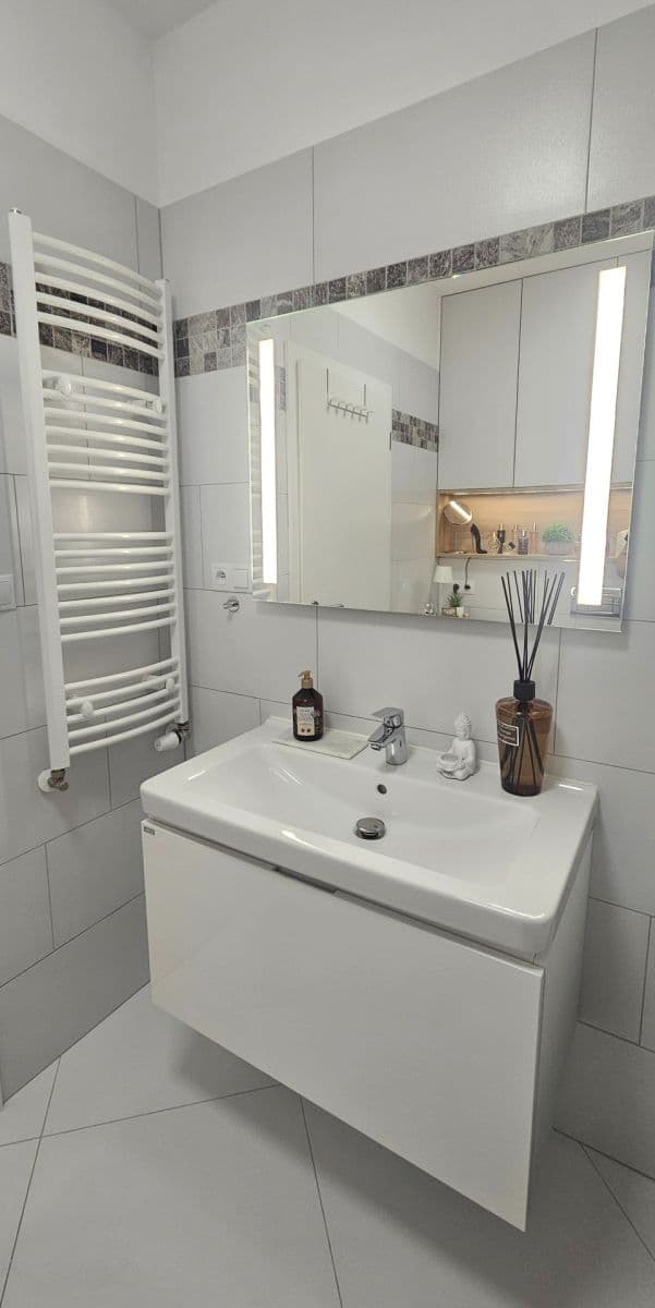 Predaj bytu 1-izbový 37 m², Štanderova, Praha, Praha Predaj bytu 1-izbový 37 m², Štanderova, Praha, Praha