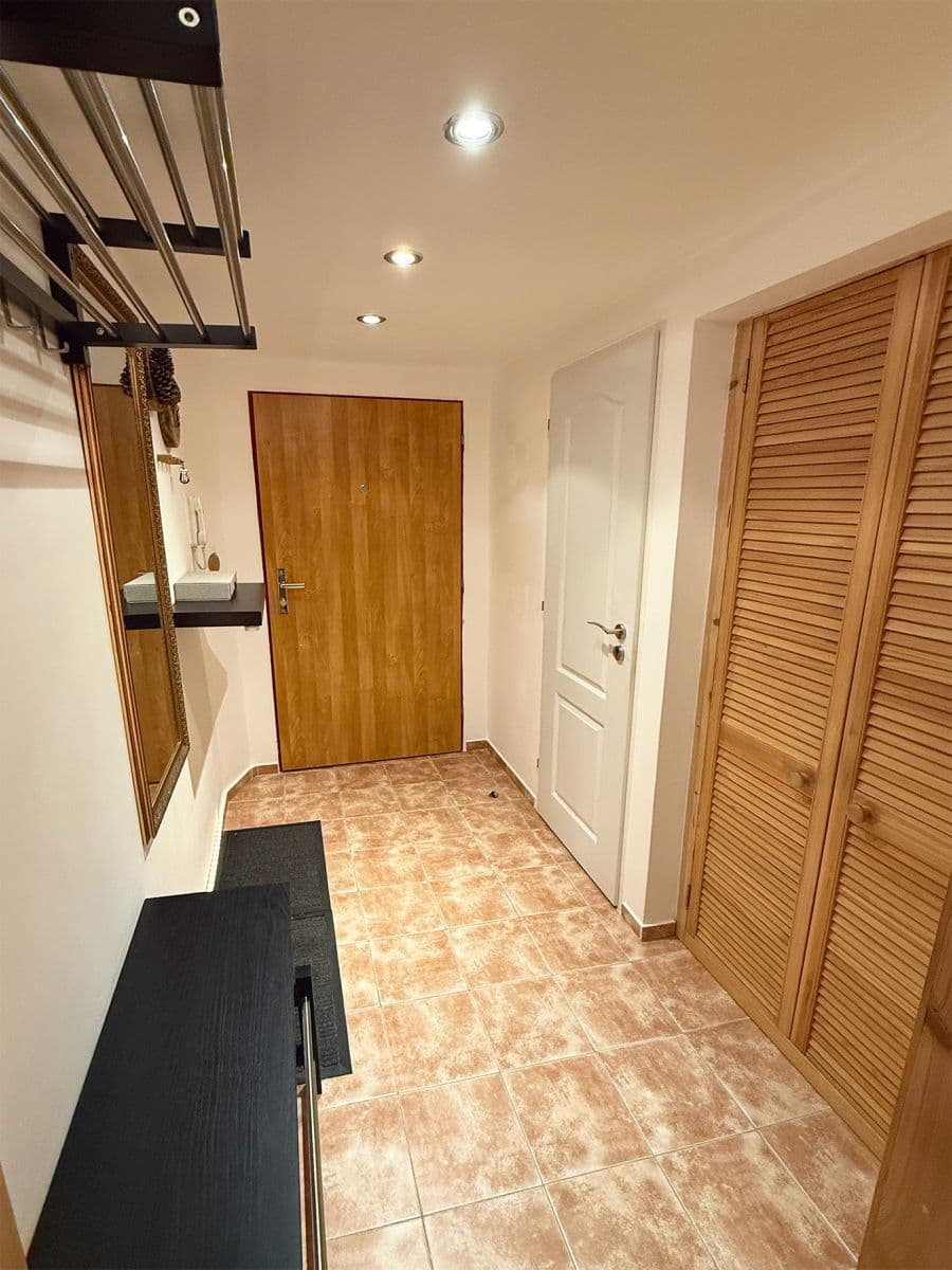 Prenájom bytu 1-izbový 37 m², Na Maninách, Praha, Praha Prenájom bytu 1-izbový 37 m², Na Maninách, Praha, Praha