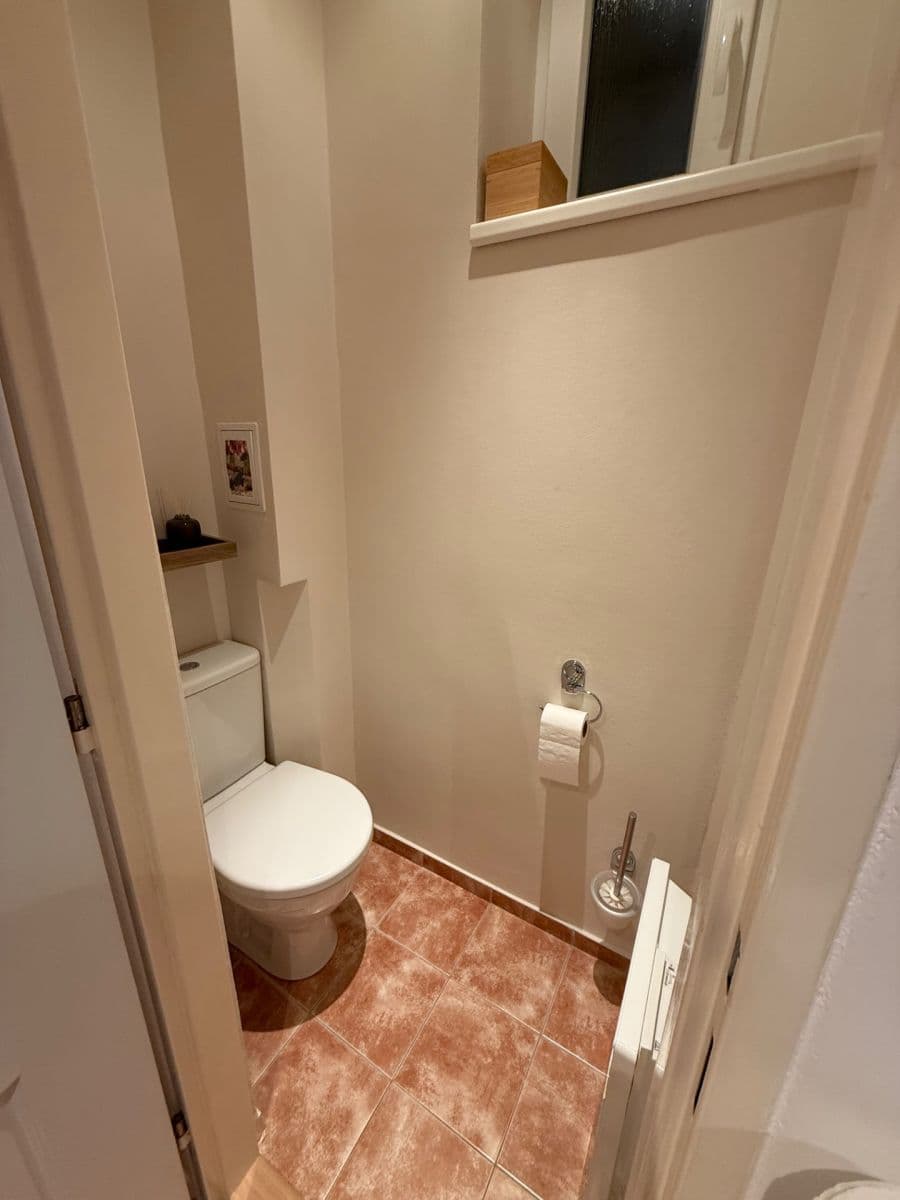 Prenájom bytu 1-izbový 37 m², Na Maninách, Praha, Praha Prenájom bytu 1-izbový 37 m², Na Maninách, Praha, Praha