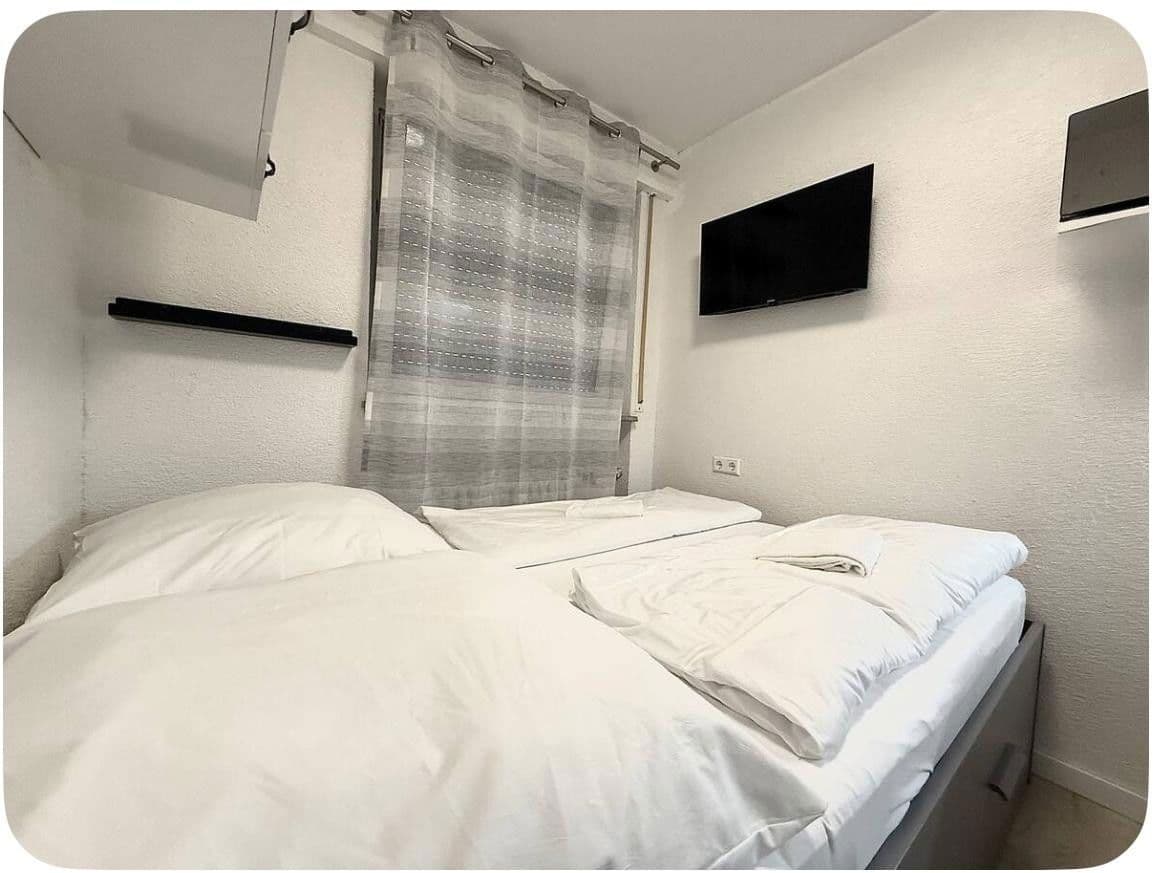 Prenájom bytu 1-izbový 12 m², Kriegerstraße. 12, Stuttgart, Bádensko-Wurttembersko Prenájom bytu 1-izbový 12 m², Kriegerstraße. 12, Stuttgart, Bádensko-Wurttembersko