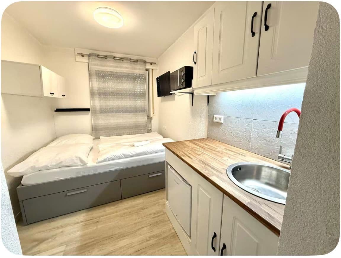 Prenájom bytu 1-izbový 12 m², Kriegerstraße. 12, Stuttgart, Bádensko-Wurttembersko Prenájom bytu 1-izbový 12 m², Kriegerstraße. 12, Stuttgart, Bádensko-Wurttembersko