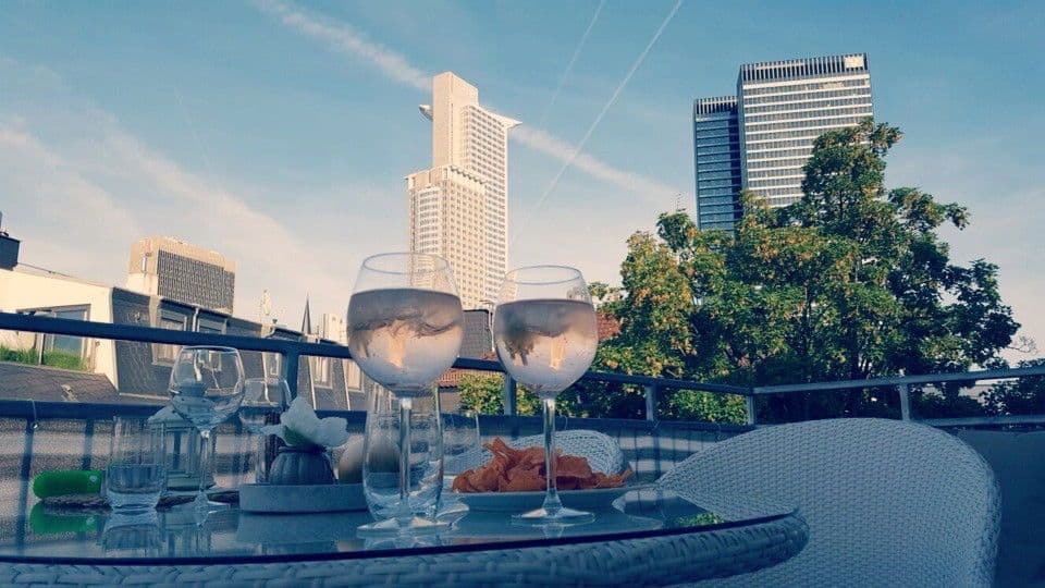 Prenájom bytu 3-izbový 100 m², Frankfurt am Main, Hesensko Prenájom bytu 3-izbový 100 m², Frankfurt am Main, Hesensko