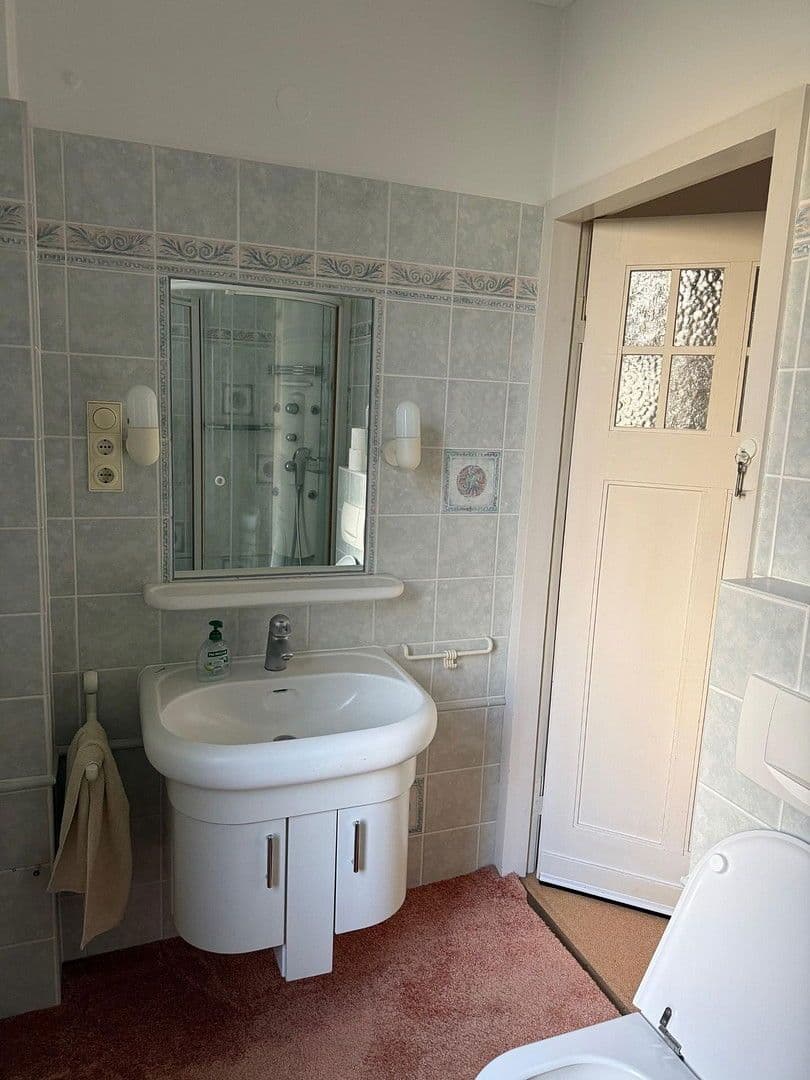 Prenájom bytu 7-izbový 220 m², Oldenburg (Oldenburg), Dolné Sasko Prenájom bytu 7-izbový 220 m², Oldenburg (Oldenburg), Dolné Sasko